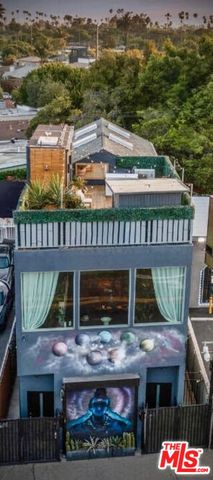 2515 Lincoln Boulevard, Venice, CA 90291