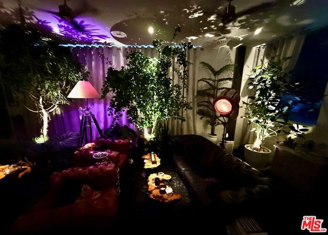 2515 Lincoln Boulevard, Venice, CA 90291