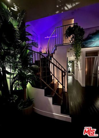 2515 Lincoln Boulevard, Venice, CA 90291