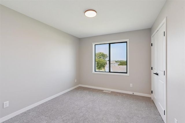 7000 Lake Ridge Avenue 67, Des Moines, IA 50320