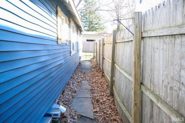 7769 N Tippecanoe Drive, Walkerton, IN 46574