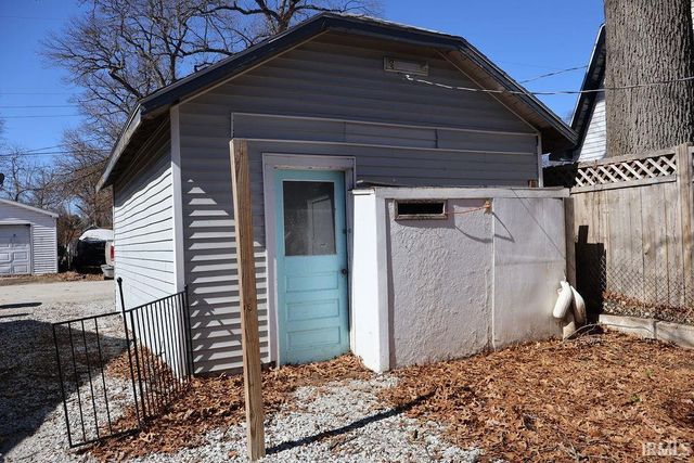 7769 N Tippecanoe Drive, Walkerton, IN 46574