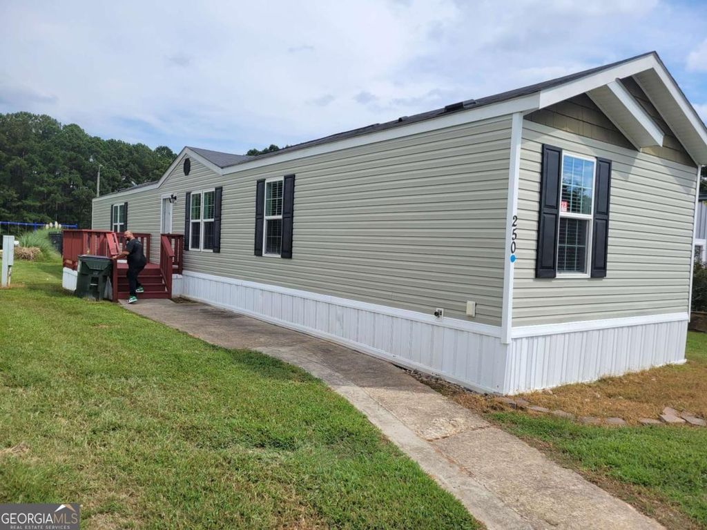 250 Woodside Boulevard, Fayetteville, GA 30214