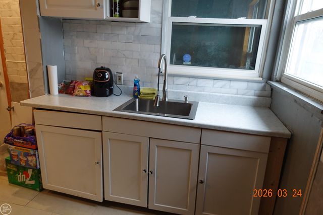 19200 Blackmoor Street, Detroit, MI 48234