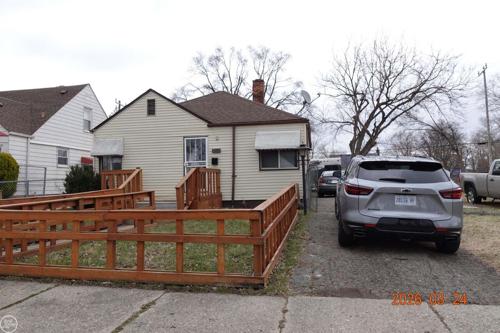 19200 Blackmoor Street, Detroit, MI 48234