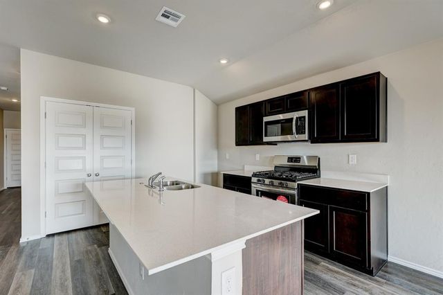 11832 Kameron Way, Yukon, OK 73099