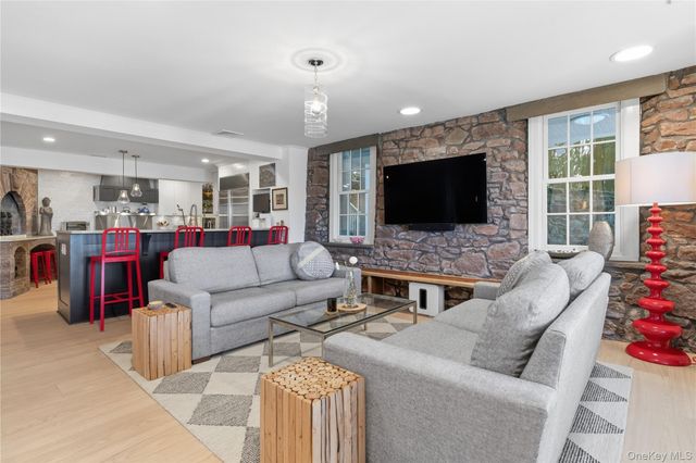91 River Road, Nyack, NY 10960