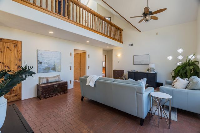 4 Camino Mesteno, Placitas, NM 87043