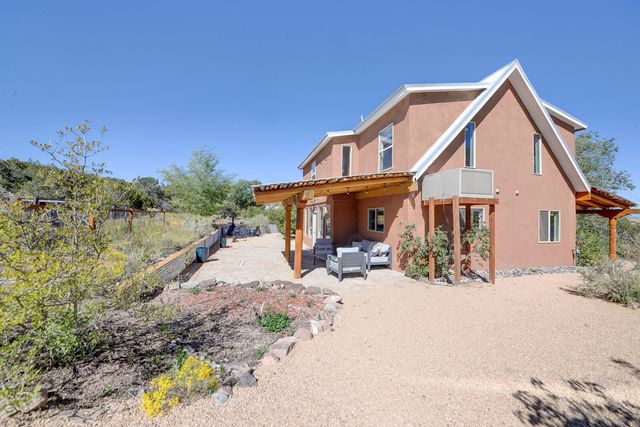 4 Camino Mesteno, Placitas, NM 87043