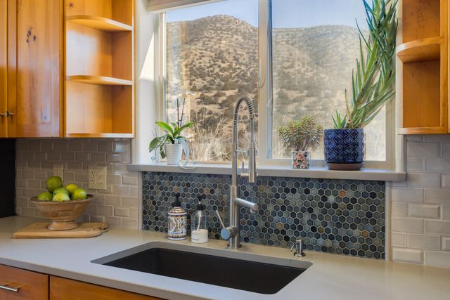 4 Camino Mesteno, Placitas, NM 87043