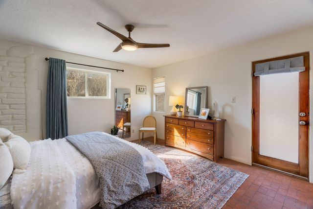 4 Camino Mesteno, Placitas, NM 87043