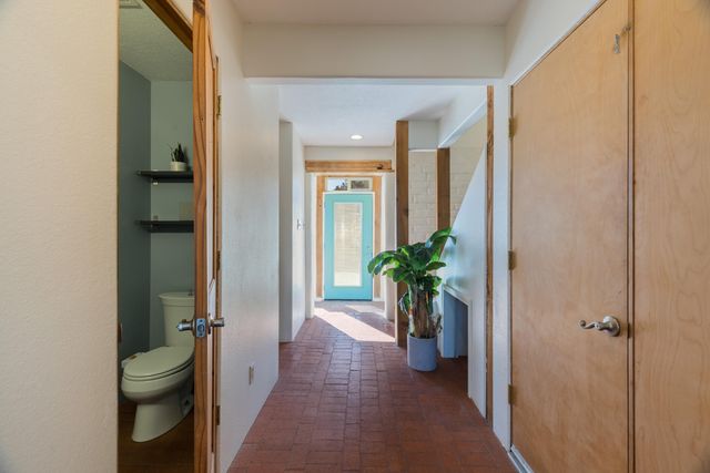 4 Camino Mesteno, Placitas, NM 87043