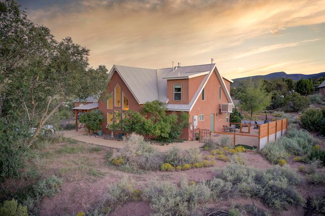 4 Camino Mesteno, Placitas, NM 87043