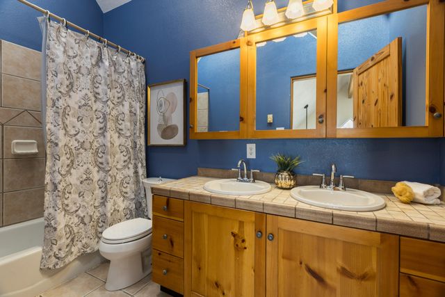 4 Camino Mesteno, Placitas, NM 87043