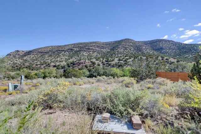 4 Camino Mesteno, Placitas, NM 87043