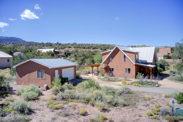 4 Camino Mesteno, Placitas, NM 87043