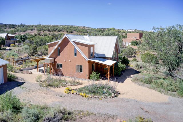 4 Camino Mesteno, Placitas, NM 87043