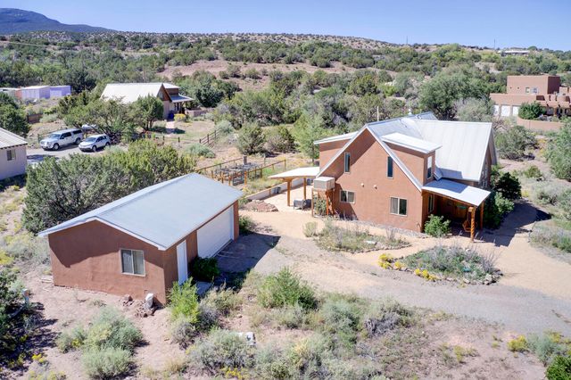 4 Camino Mesteno, Placitas, NM 87043