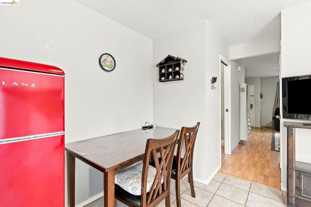 205 Del Valle Cir, El Sobrante, CA 94803