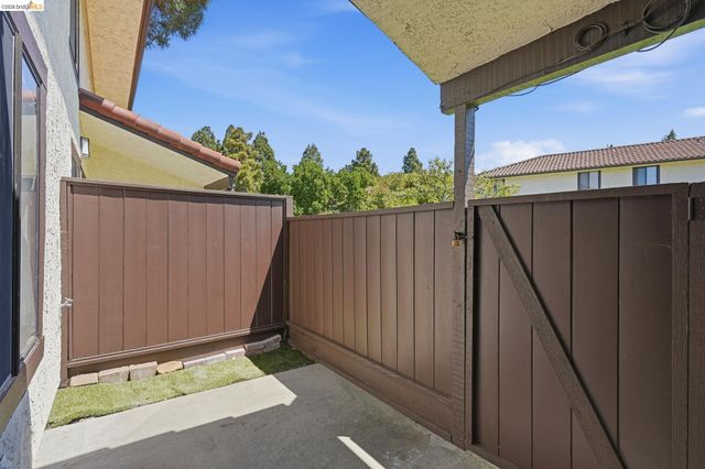 205 Del Valle Cir, El Sobrante, CA 94803