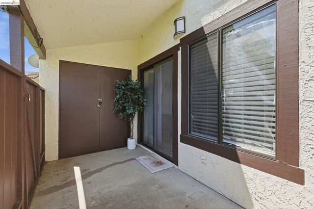205 Del Valle Cir, El Sobrante, CA 94803