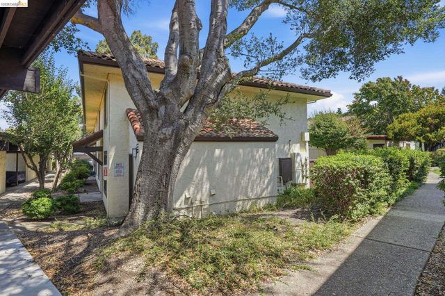 205 Del Valle Cir, El Sobrante, CA 94803