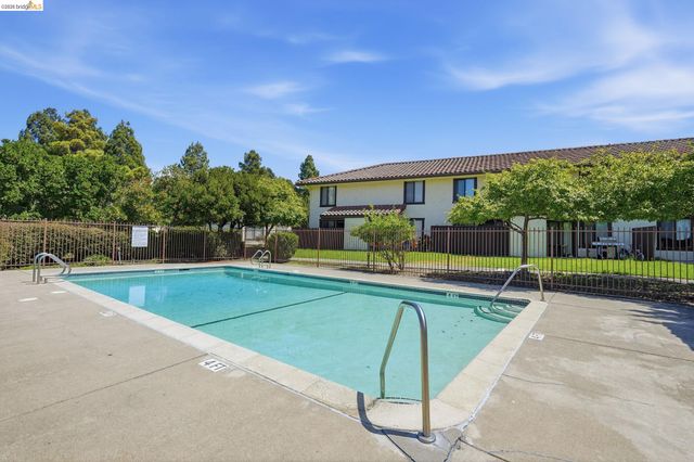 205 Del Valle Cir, El Sobrante, CA 94803