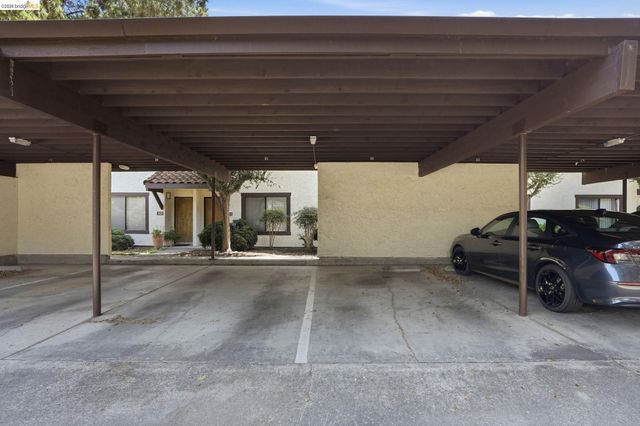 205 Del Valle Cir, El Sobrante, CA 94803