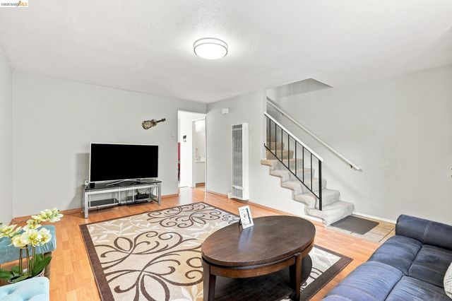205 Del Valle Cir, El Sobrante, CA 94803
