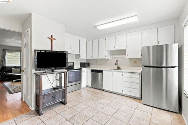 205 Del Valle Cir, El Sobrante, CA 94803
