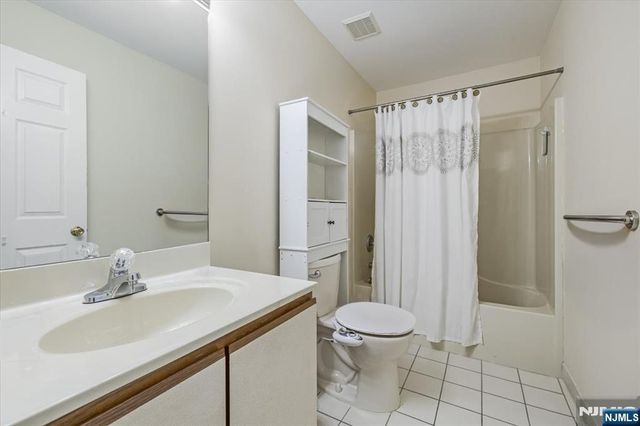 240 Cambridge Court, Clifton, NJ 07014