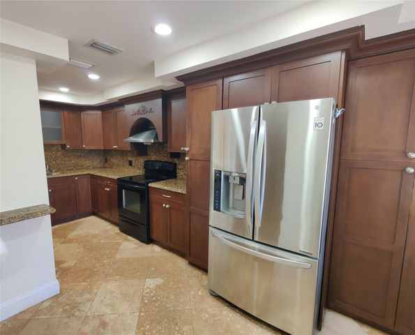 733 NE 18th Avenue, Fort Lauderdale, FL 33304