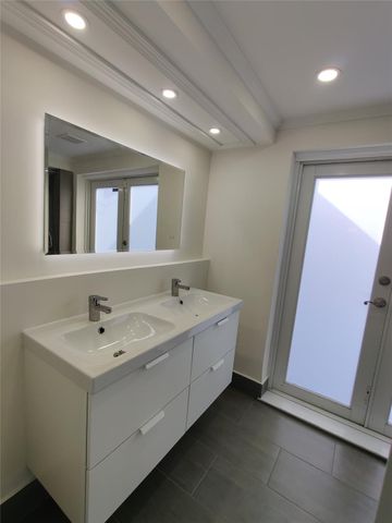 733 NE 18th Avenue, Fort Lauderdale, FL 33304