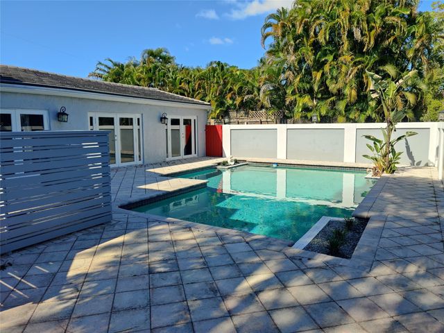 733 NE 18th Avenue, Fort Lauderdale, FL 33304