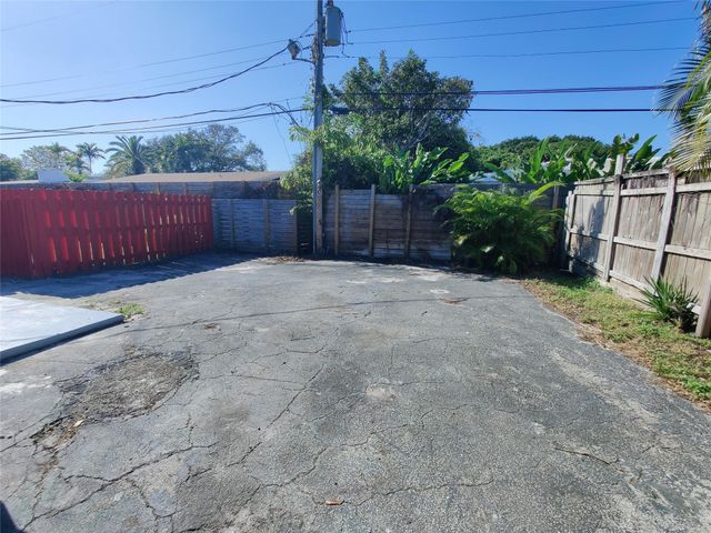 733 NE 18th Avenue, Fort Lauderdale, FL 33304
