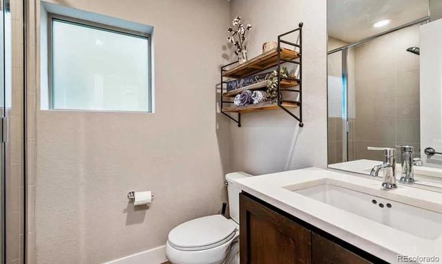 15525 W La Salle Avenue, Lakewood, CO 80228