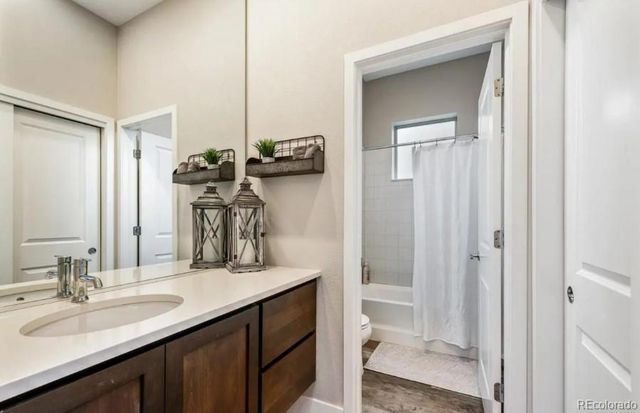 15525 W La Salle Avenue, Lakewood, CO 80228