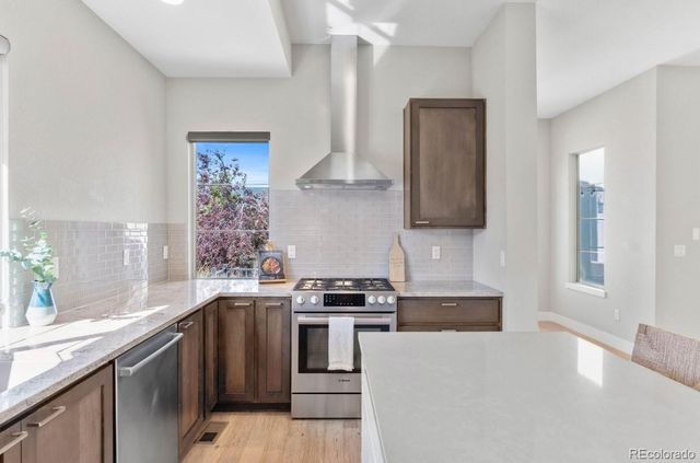 15525 W La Salle Avenue, Lakewood, CO 80228