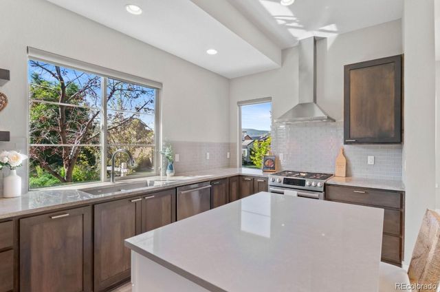 15525 W La Salle Avenue, Lakewood, CO 80228