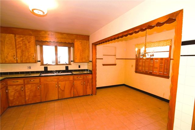 381 McNaughton Street, Rochester, NY 14606