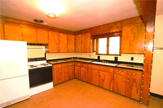 381 McNaughton Street, Rochester, NY 14606