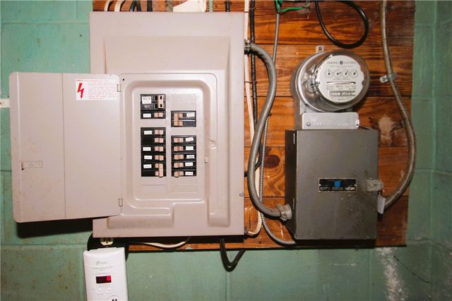 381 McNaughton Street, Rochester, NY 14606