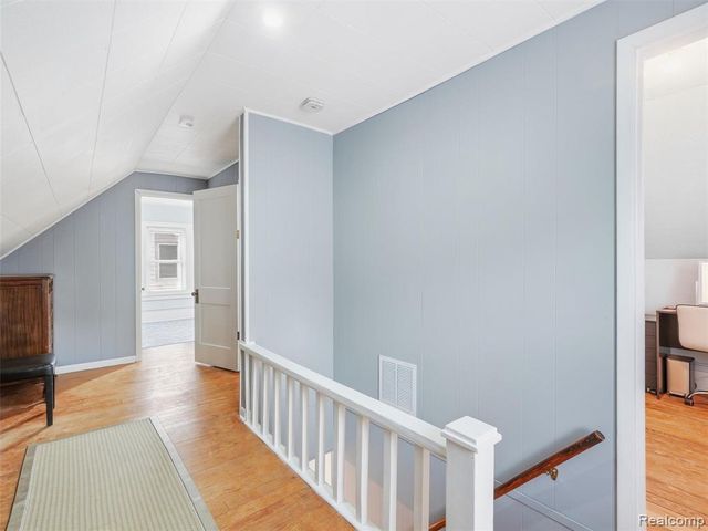 142 S Tilden Avenue, Waterford, MI 48328