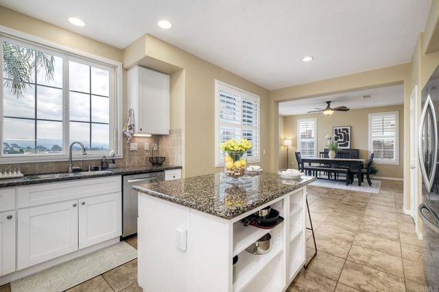 1241 Breakaway Dr, Oceanside, CA 92057