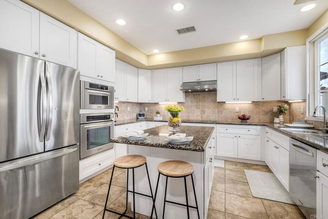 1241 Breakaway Dr, Oceanside, CA 92057