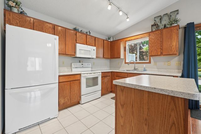 6 Oak Road B, Circle Pines, MN 55014