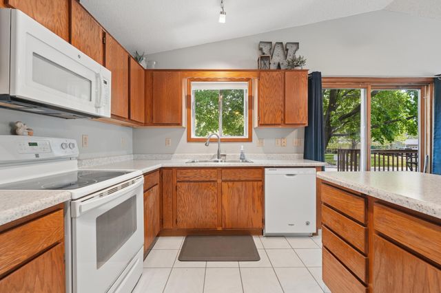 6 Oak Road B, Circle Pines, MN 55014