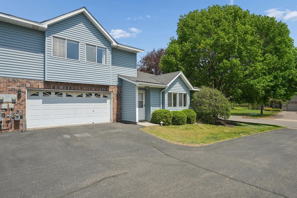 6 Oak Road B, Circle Pines, MN 55014