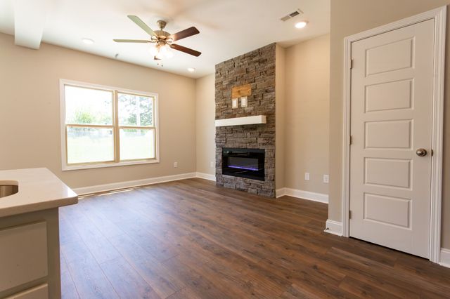 551 Charleston Cove Way, Clarksville, TN 37043