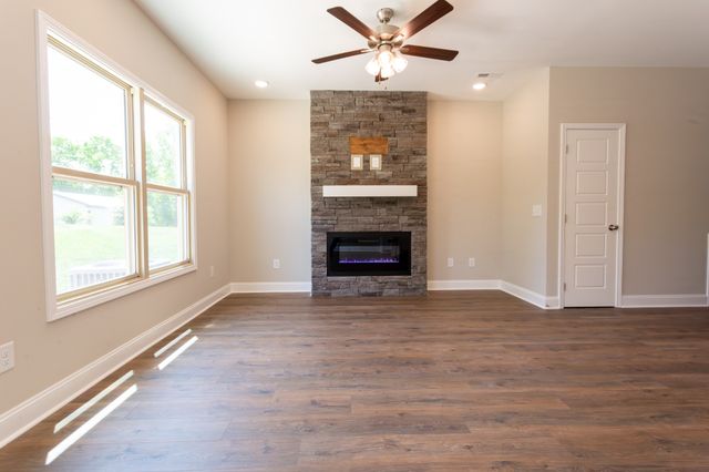 551 Charleston Cove Way, Clarksville, TN 37043